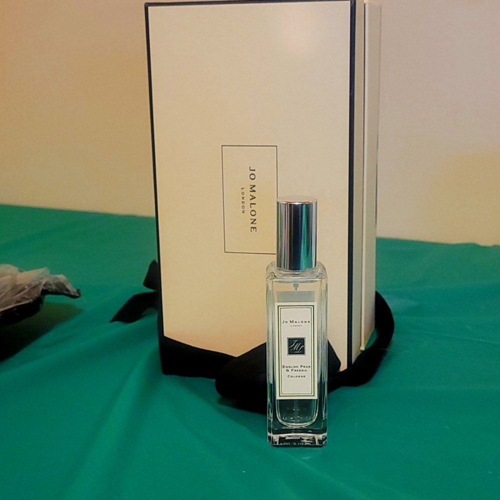 Brand New English Pear &  Freesia